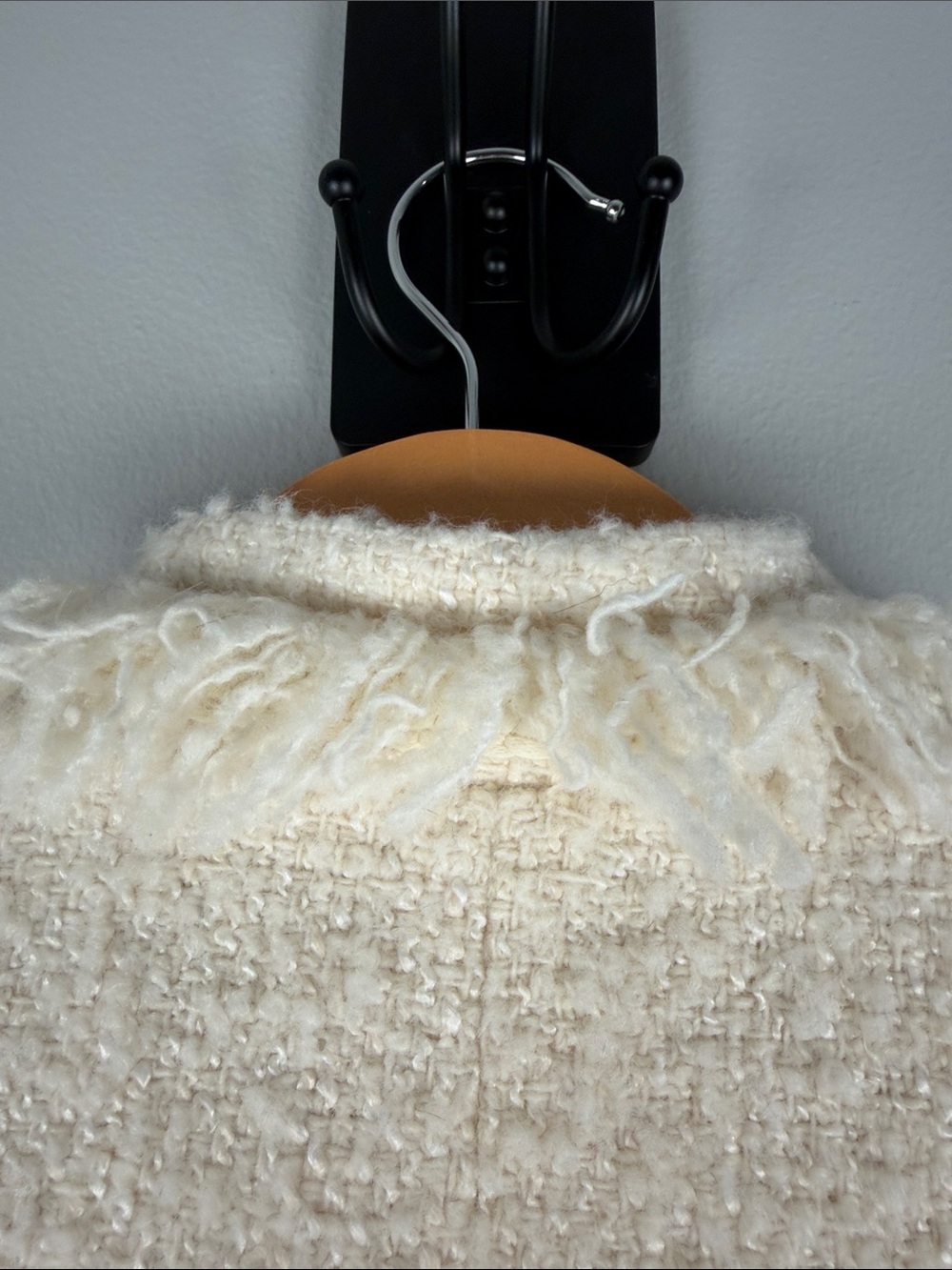 Ann Taylor Cream Bouclé Fringe Blazer Old Money Chic Quiet Luxury - Picture 6 of 14
